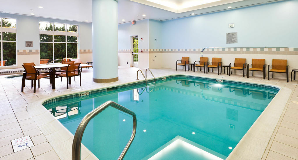 Courtyard Columbus Easton Hotel Bagian luar foto